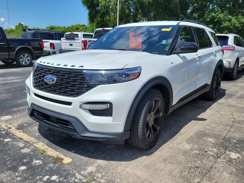 Used 2024 Ford Explorer ST-Line w/ Class IV Trailer Tow Package RWD image 3