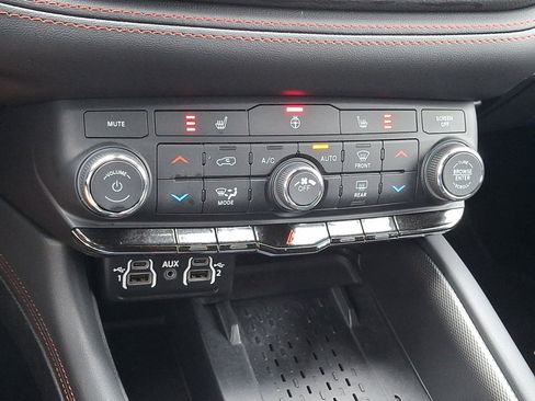 Used 2025 Dodge Durango R/T AWD/4WD image 30