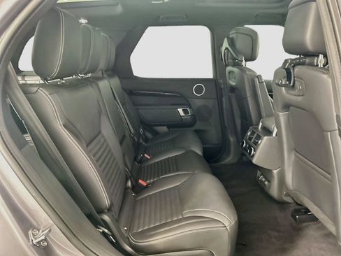 Used 2025 Land Rover Discovery S AWD/4WD image 21