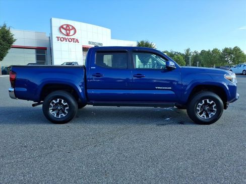 Used 2023 Toyota Tacoma SR5 AWD/4WD image 3