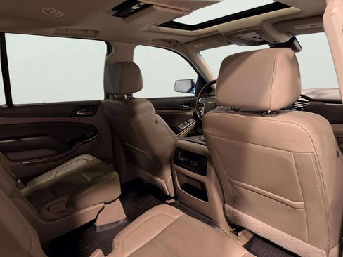 Used 2018 Chevrolet Suburban Premier AWD/4WD image 24
