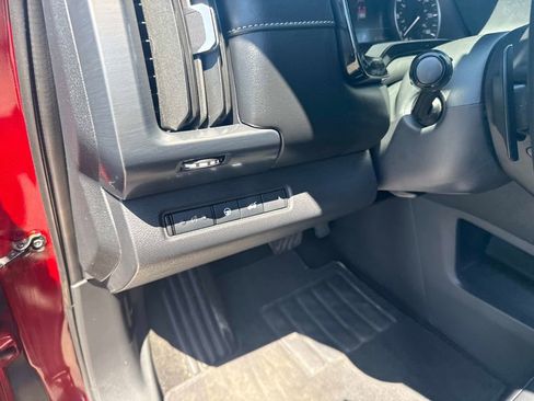 Used 2023 Nissan Pathfinder SL w/ SL Premium Package AWD/4WD image 22