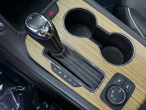 Used 2019 GMC Acadia Denali w/ Technology Package FWD image 17