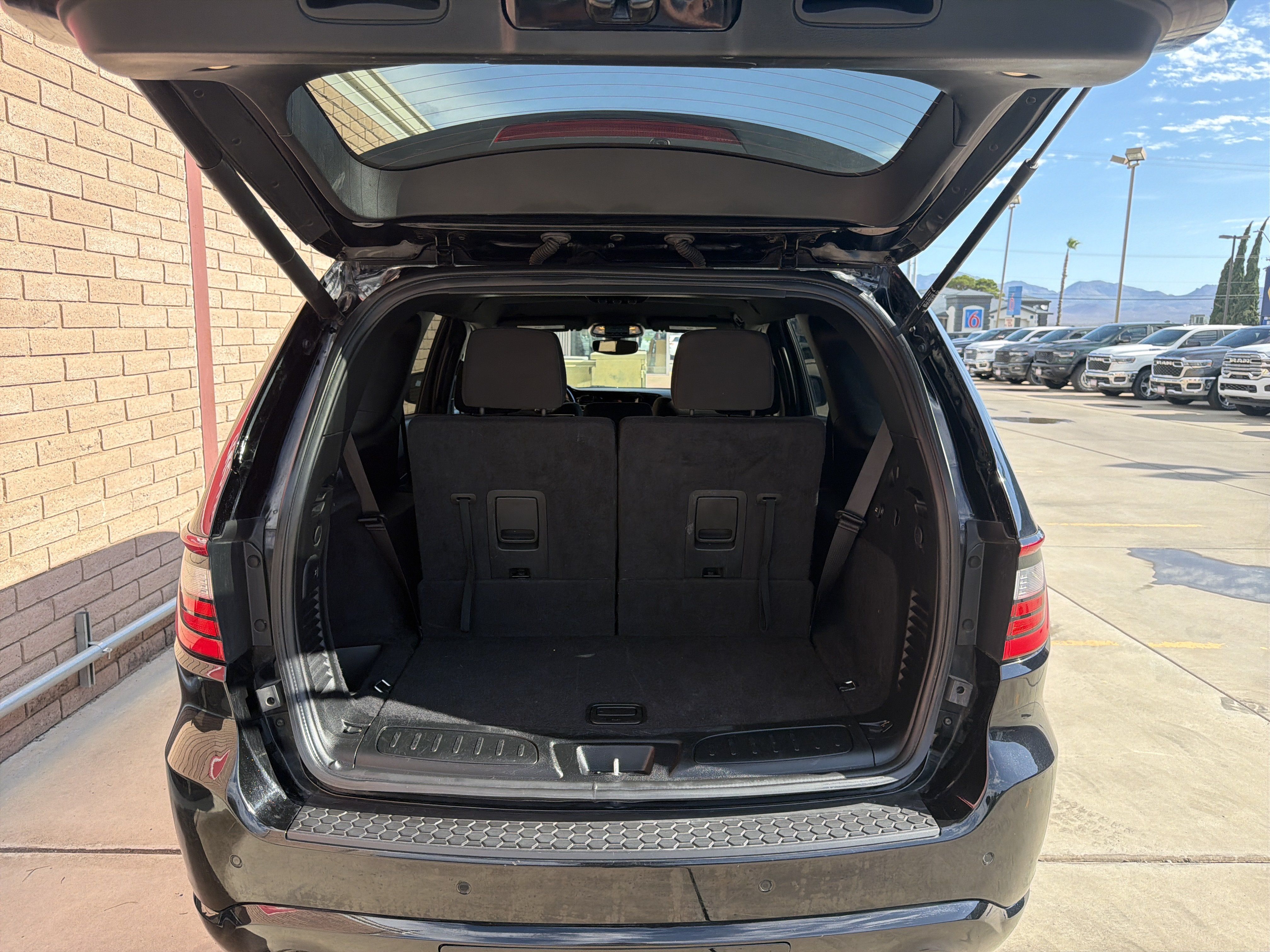 Used 2023 Dodge Durango GT RWD image 7