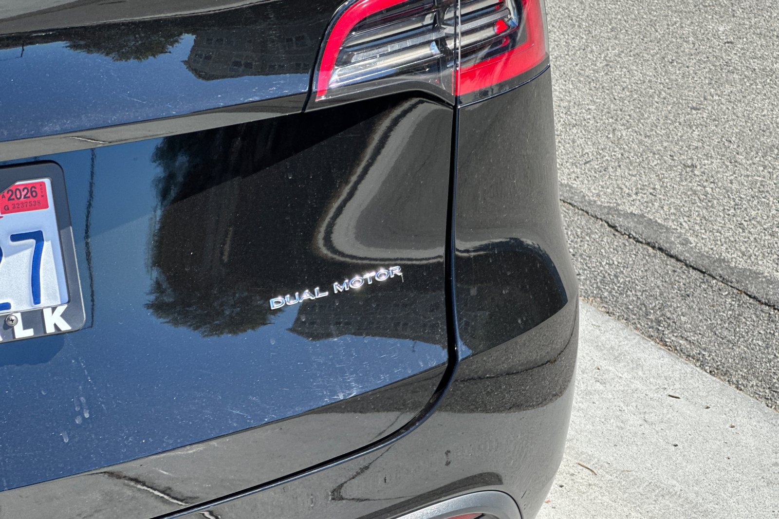 Used 2024 Tesla Model Y Long Range AWD/4WD image 27