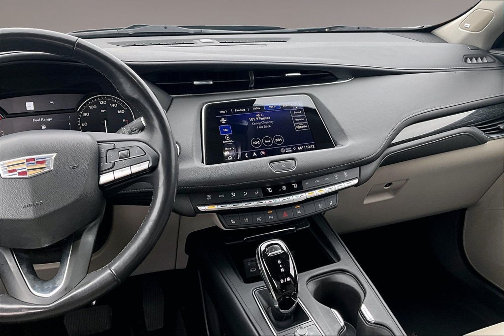Used 2023 Cadillac XT4 Premium Luxury w/ Enhanced Visibility Package FWD image 6
