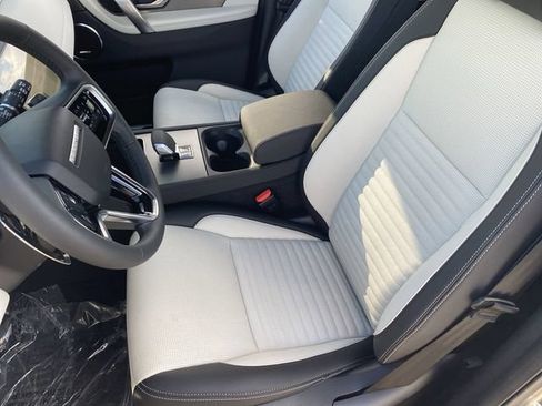 Used 2025 Land Rover Discovery Sport Dynamic SE AWD/4WD image 6