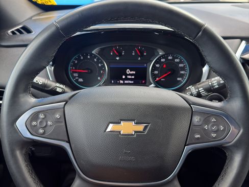 Used 2023 Chevrolet Traverse LT image 18