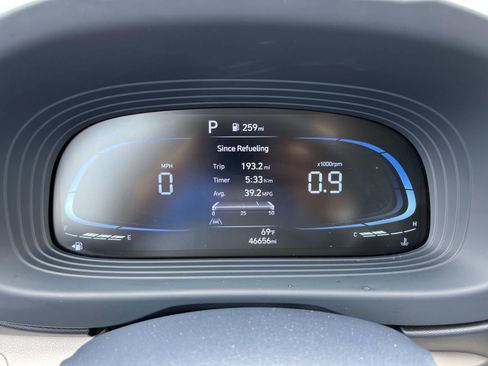 Used 2023 Hyundai Venue Limited FWD image 36