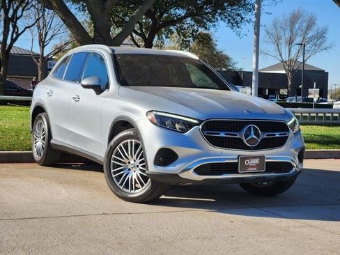 Used 2024 Mercedes-Benz GLC 300 4MATIC image 2