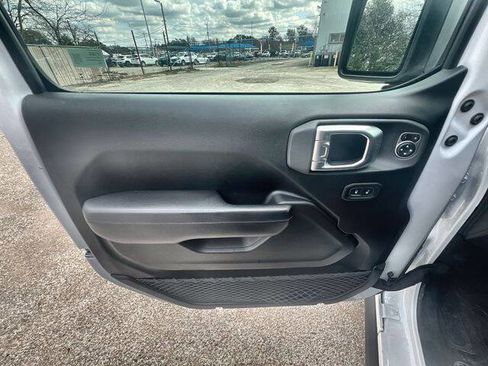 Used 2019 Jeep Wrangler Unlimited Rubicon w/ Safety Group image 21