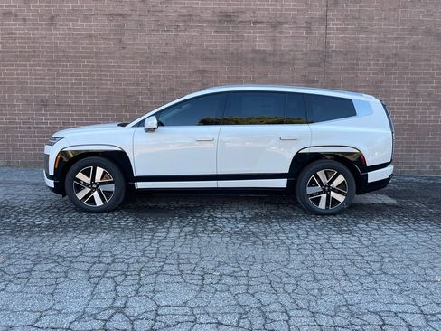 New 2026 Hyundai Ioniq 9 SEL w/ Tow & Go Package image 2