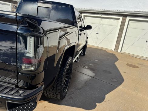 Used 2018 GMC Sierra 1500 SLT image 40