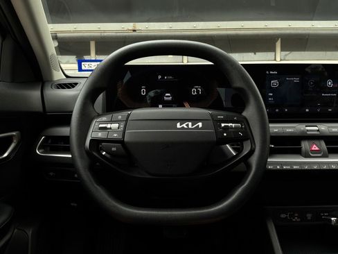 Used 2025 Kia K4 FWD image 33