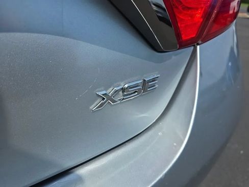 Used 2015 Toyota Camry XSE FWD image 12