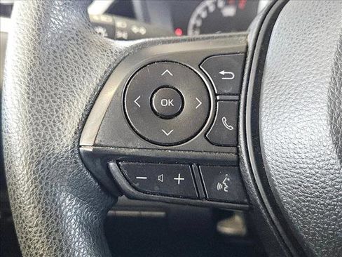 Used 2021 Toyota Corolla LE image 8