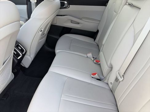 Certified 2024 Kia Sorento S w/ Panoramic Sunroof Package FWD image 16