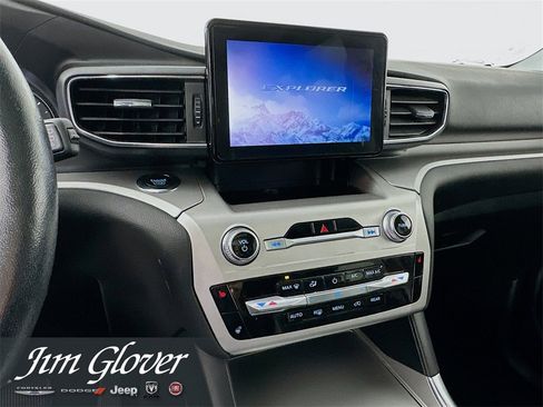 Used 2022 Ford Explorer XLT w/ Equipment Group 202A image 32