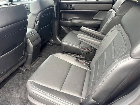 Used 2025 Hyundai Santa Fe Calligraphy image 12