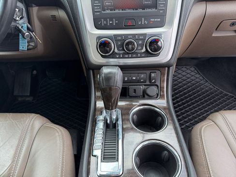 Used 2016 GMC Acadia SLT image 11