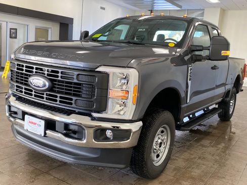 New 2026 Ford F250 XL w/ XL Chrome Package image 4