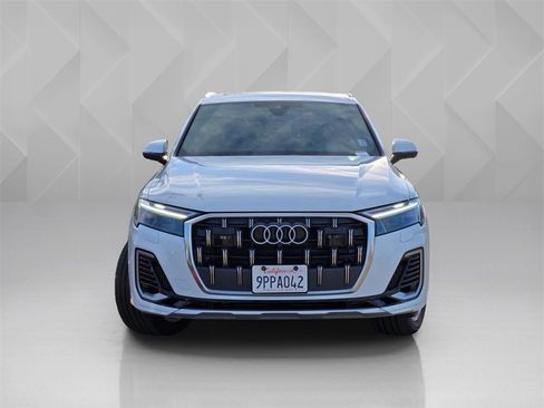 Used 2025 Audi Q7 3.0T Premium Plus image 2