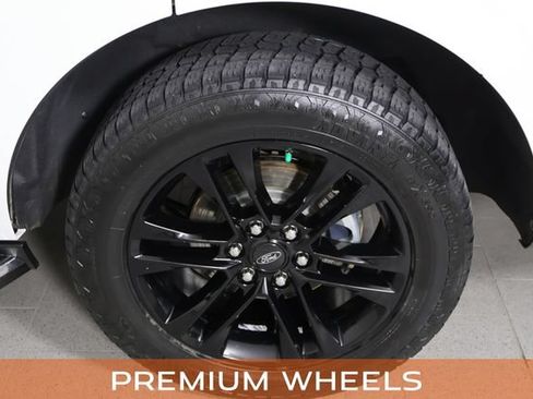 Used 2020 Ford Expedition XLT w/ Equipment Group 202A AWD/4WD image 12