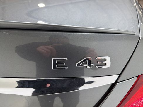 Used 2018 Mercedes-Benz E 43 AMG 4MATIC Sedan w/ Premium 3 Package image 34