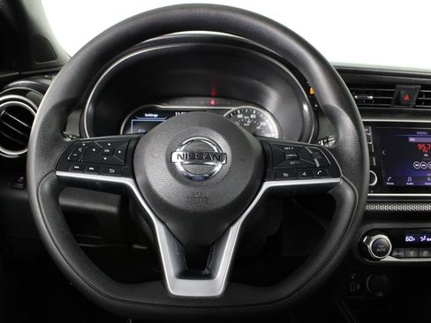 Certified 2019 Nissan Kicks SV image 21