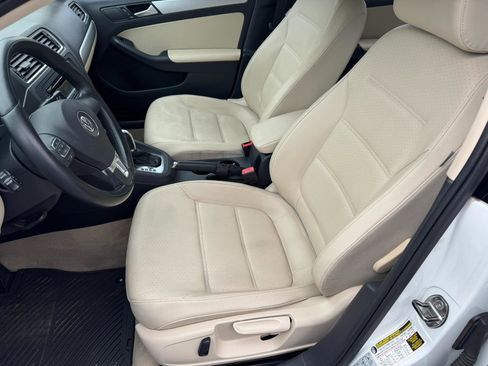 Used 2014 Volkswagen Jetta SE image 10