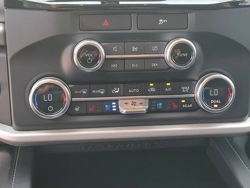 Used 2023 Ford Expedition XLT RWD image 16