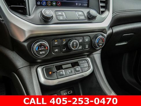 Used 2023 GMC Acadia SLE FWD image 28