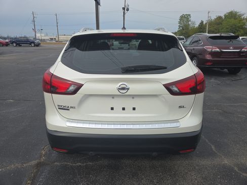Used 2019 Nissan Rogue Sport SL image 4