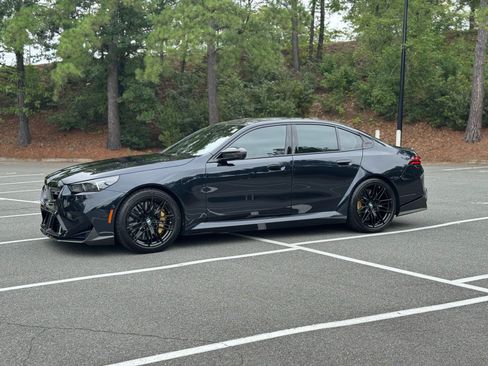 Used 2026 BMW M5 w/ Carbon Package AWD/4WD image 5
