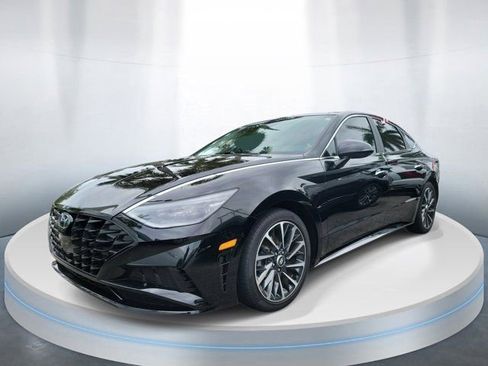 Used 2023 Hyundai Sonata Limited FWD image 2