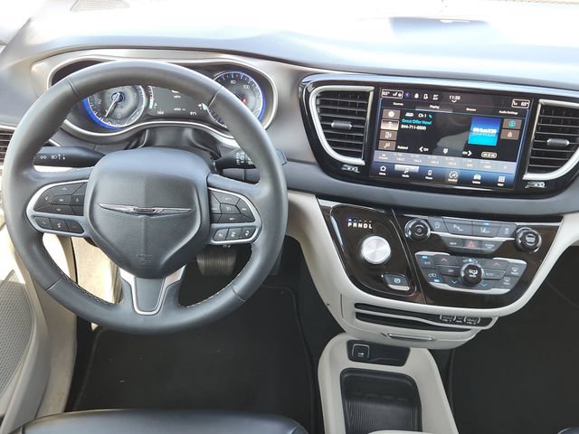 Used 2023 Chrysler Pacifica Touring-L FWD image 28