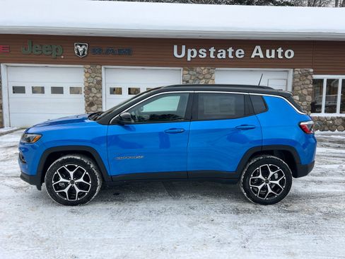 New 2026 Jeep Compass Limited image 8