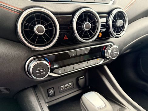 New 2025 Nissan Sentra SR image 28