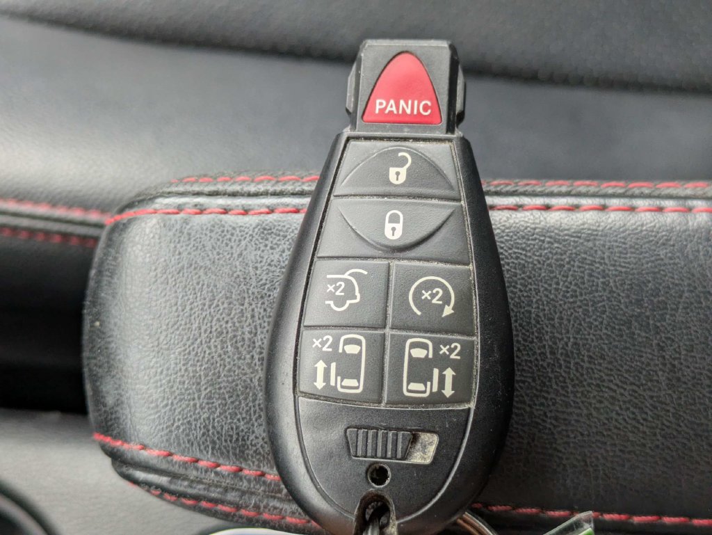 Used 2014 Dodge Grand Caravan R/T FWD image 26