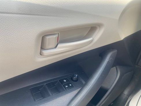 Used 2025 Toyota Corolla LE w/ Convenience Package FWD image 11