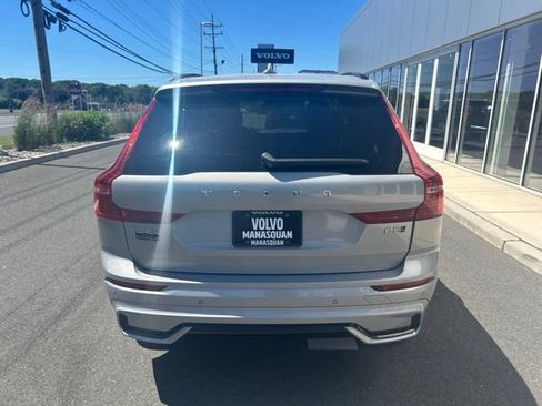 Used 2025 Volvo XC60 B5 Plus AWD/4WD image 4