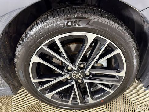 Used 2025 Toyota Camry XLE image 13