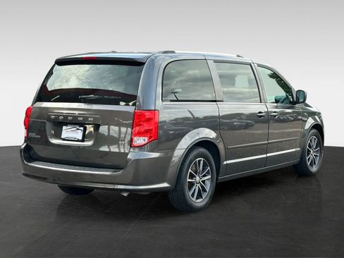 Used 2016 Dodge Grand Caravan SXT FWD image 7