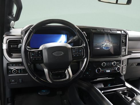 Used 2023 Ford F250 Platinum AWD/4WD image 9