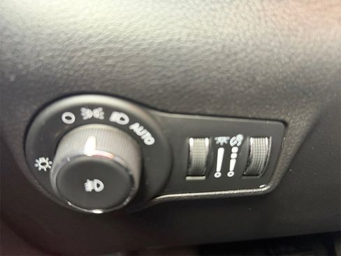 Used 2024 Jeep Compass Trailhawk image 25