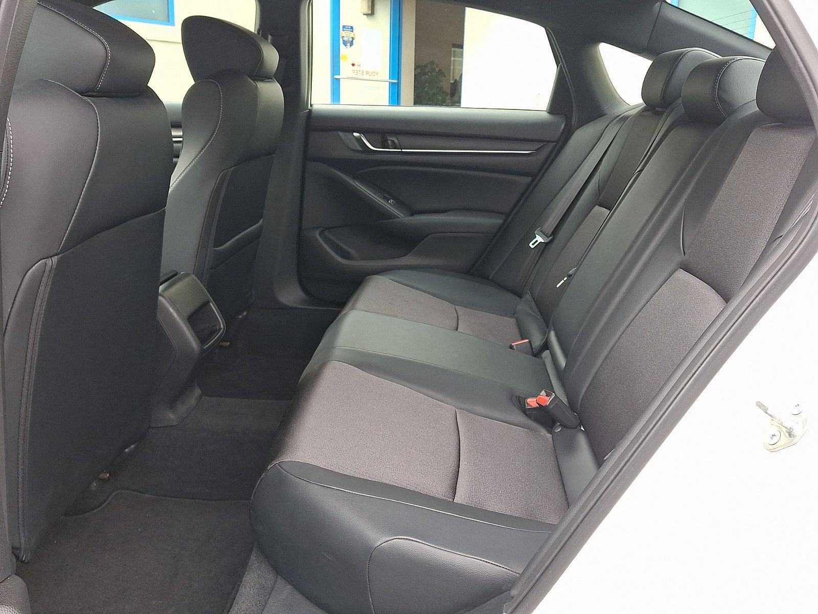 Used 2018 Honda Accord Sport image 9