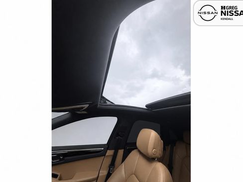 Used 2018 Porsche Macan Sport Edition AWD/4WD image 5