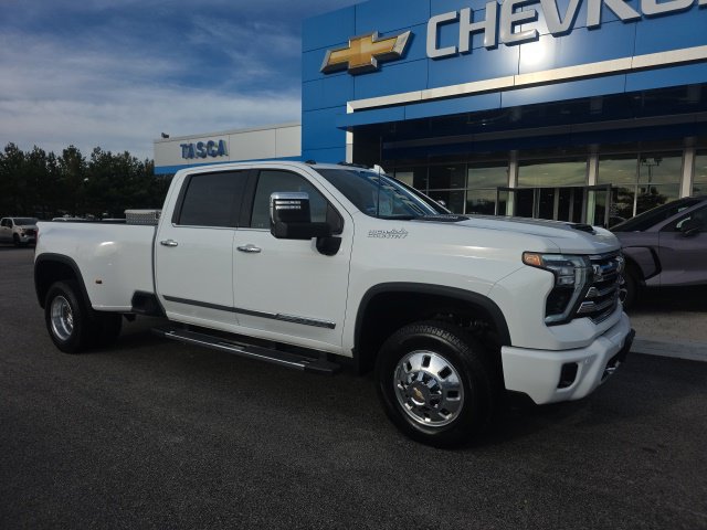 Used 2024 Chevrolet Silverado 3500 High Country w/ High Country Premium Package AWD/4WD image 1
