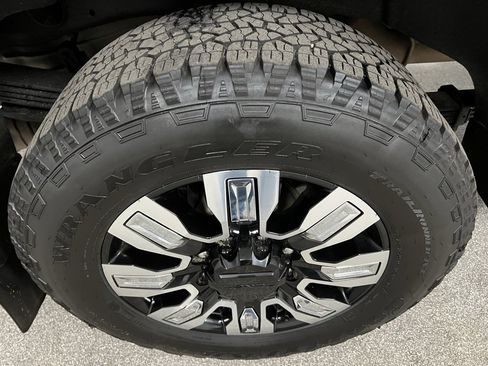 Used 2024 GMC Sierra 2500 Denali w/ Denali Reserve Package image 21