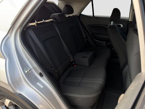 Used 2024 Hyundai Venue SEL FWD image 19